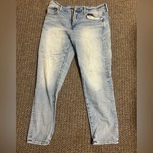 Light Wash Jeans - Casual Slim Fit